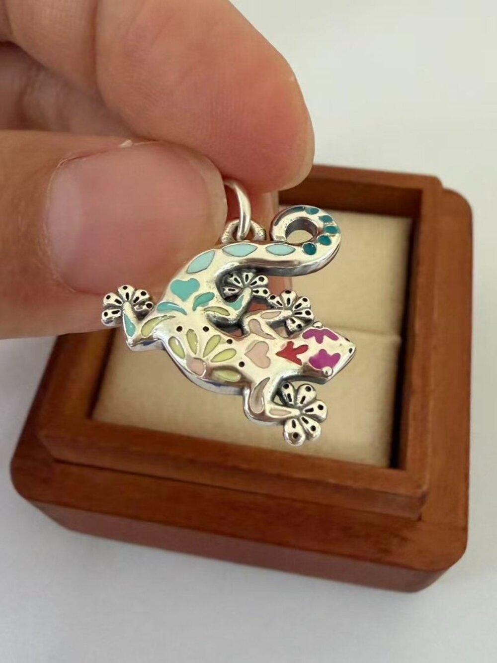 James Avery Enamel Festive Gecko Charm